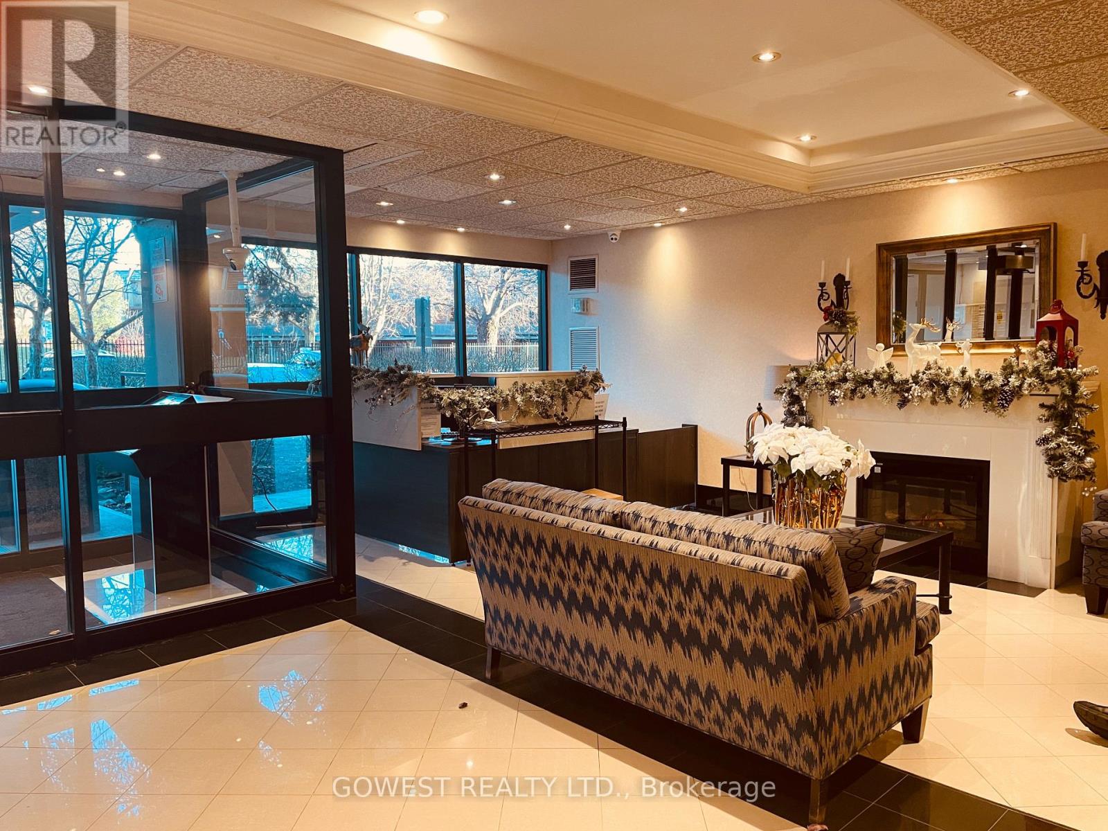 812 - 1320 Mississauga Valley Boulevard, Mississauga, Ontario  L5A 3S9 - Photo 3 - W12631784