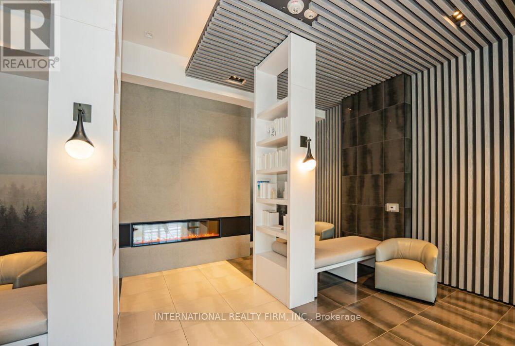 1310 - 2481 Taunton Road, Oakville, Ontario  L6H 3R7 - Photo 4 - W12631798