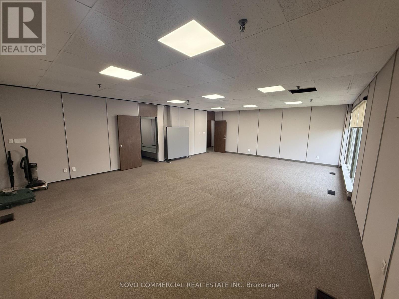 201 - 43 Goldthorne Avenue, Toronto, Ontario M8Z 5S7 - Photo 5 - W12631800