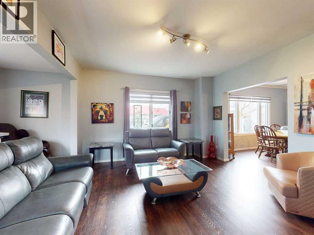 332 Grey Street, Granum, Alberta