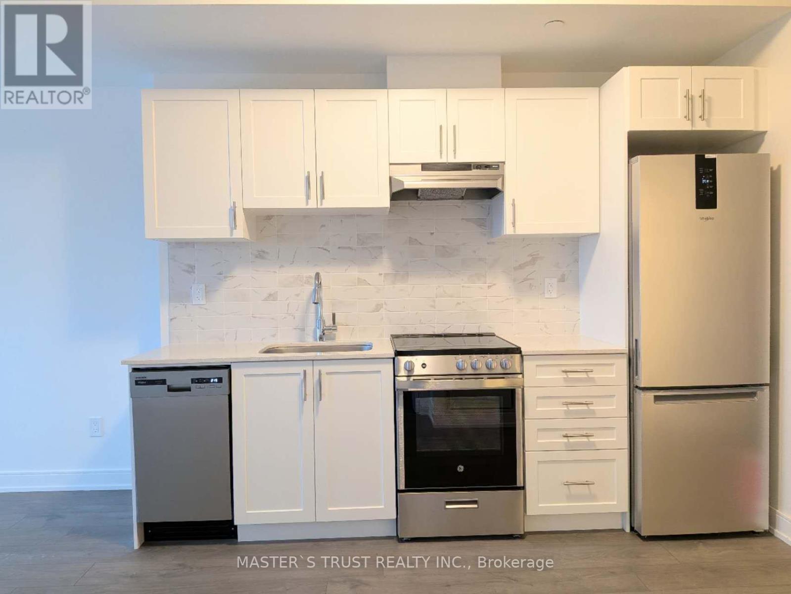 1105 - 715 Davis Drive N, Newmarket, Ontario  L3Y 0J2 - Photo 5 - N12631686