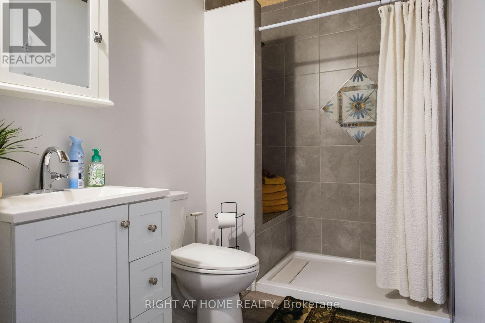 72 Viewmount Drive, Greater Madawaska, Ontario  K0J 1H0 - Photo 12 - X12631840