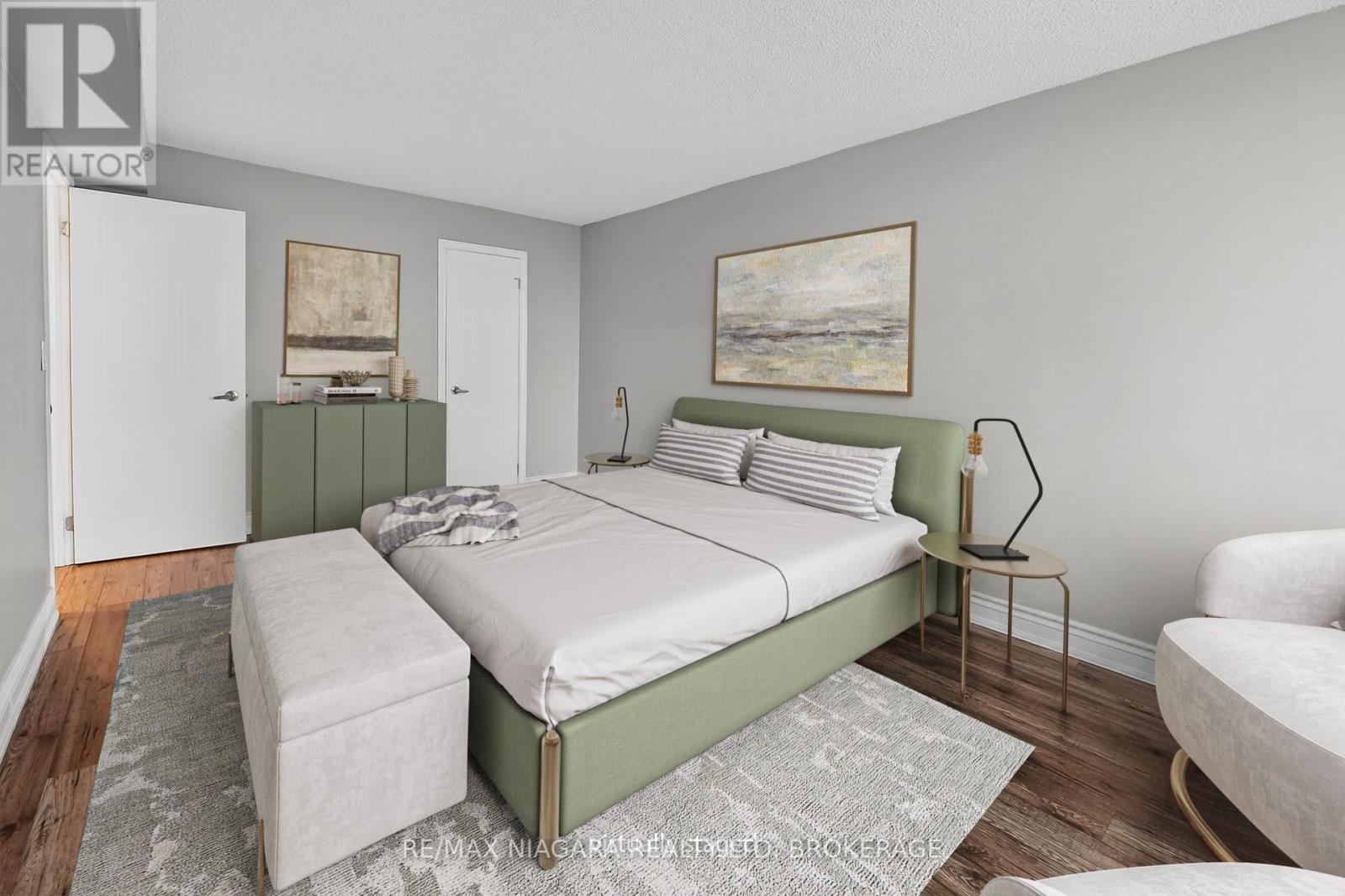 911 - 81 Scott Street, St. Catharines (Lakeport), Ontario  L2N 7L5 - Photo 10 - X12631836