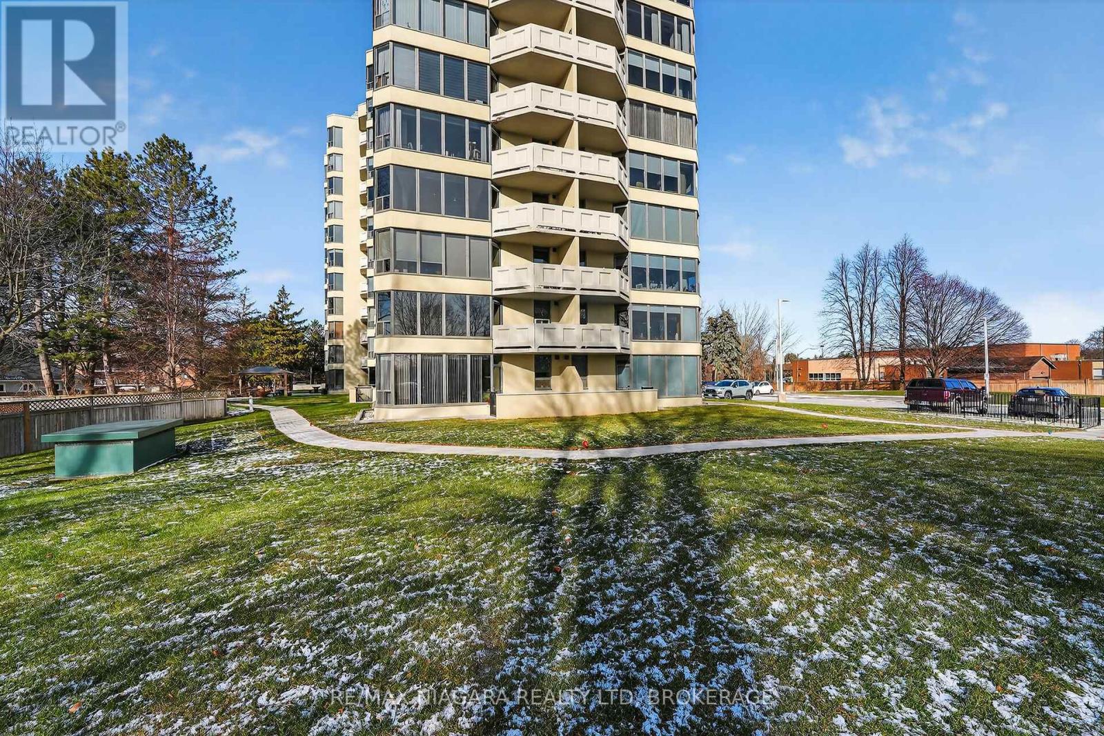 911 - 81 Scott Street, St. Catharines (Lakeport), Ontario  L2N 7L5 - Photo 34 - X12631836