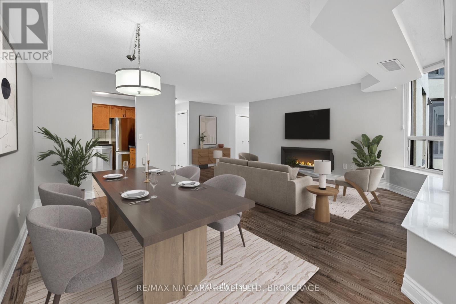 911 - 81 Scott Street, St. Catharines (Lakeport), Ontario  L2N 7L5 - Photo 7 - X12631836