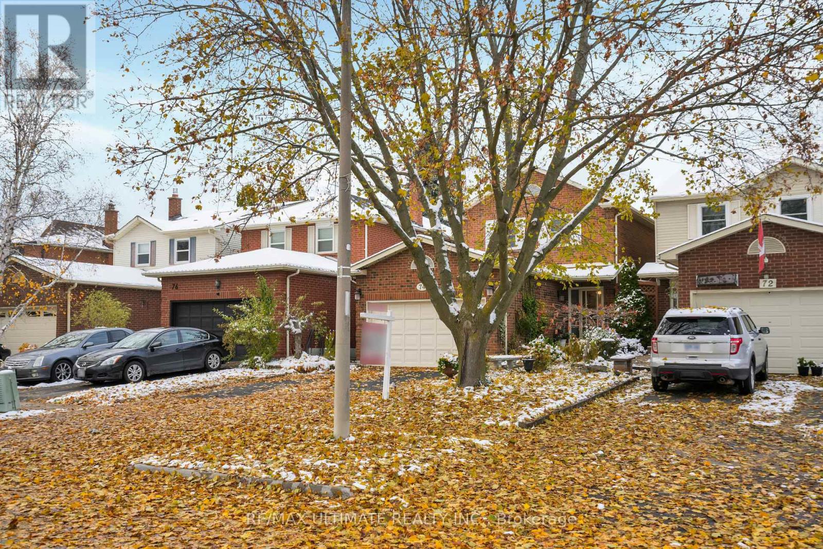 74 Robinson Crescent, Whitby, Ontario  L1N 6W5 - Photo 2 - E12631534