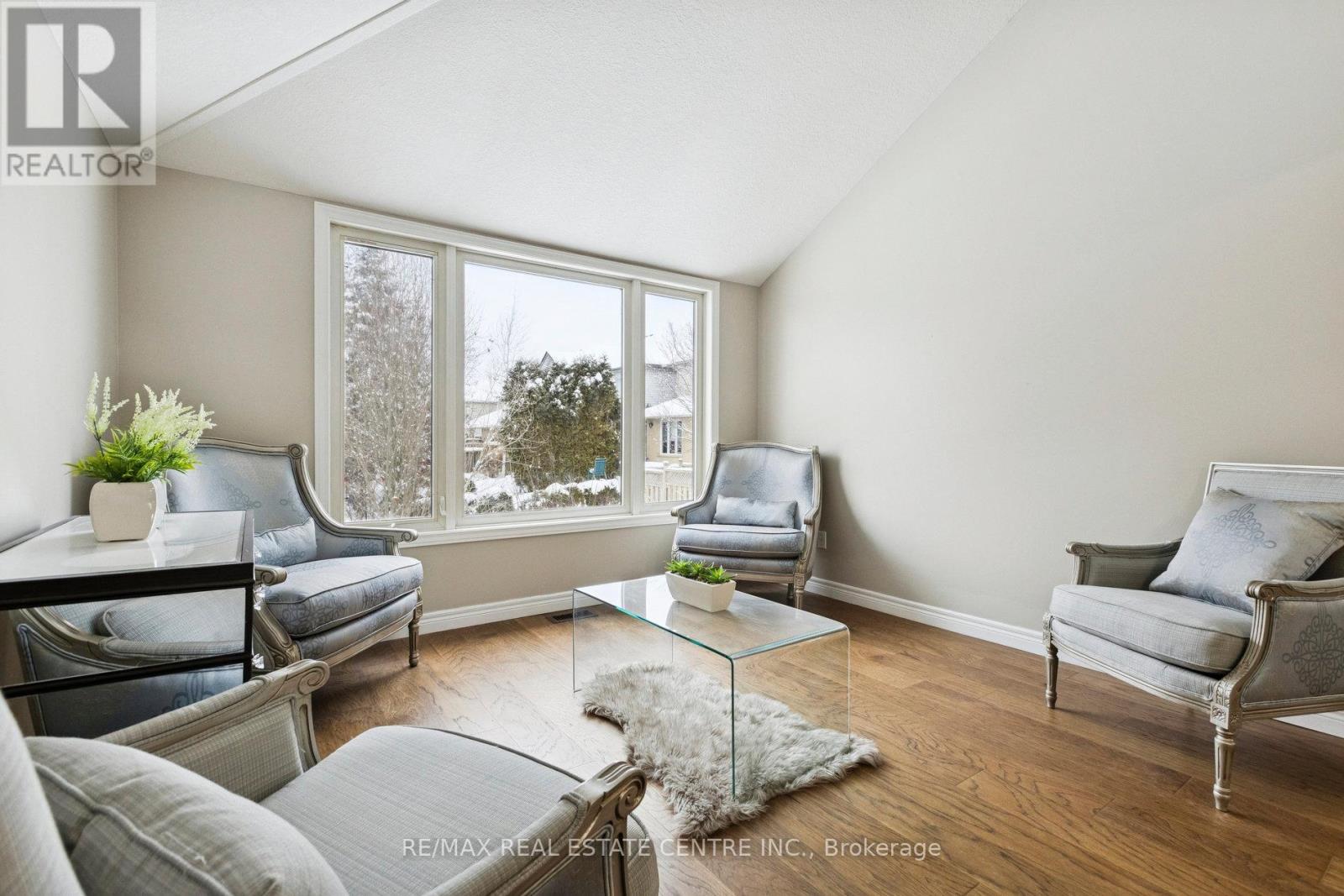 10 Periwinkle Way, Guelph, Ontario  N1L 1H8 - Photo 11 - X12609412