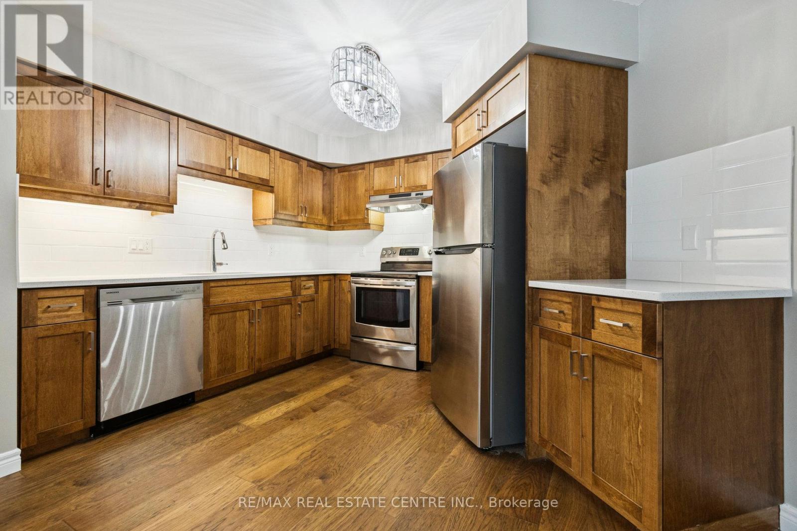 10 Periwinkle Way, Guelph, Ontario  N1L 1H8 - Photo 19 - X12609412