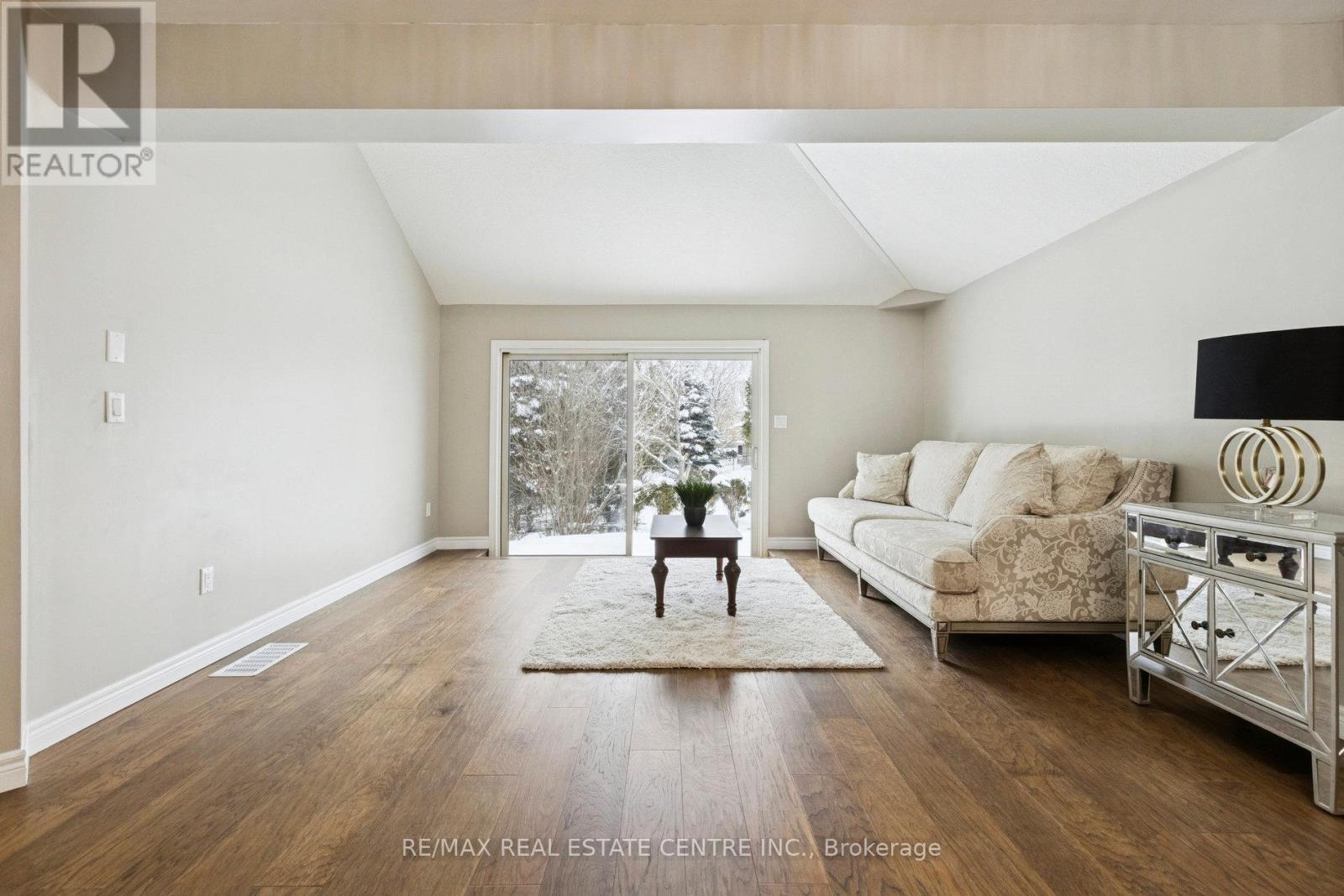 10 Periwinkle Way, Guelph, Ontario  N1L 1H8 - Photo 15 - X12609412