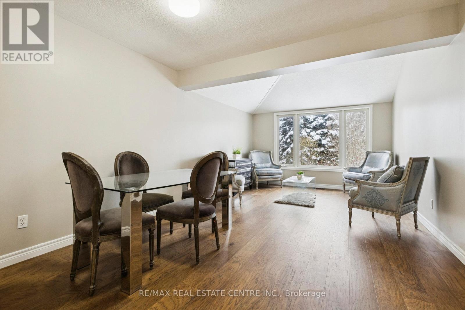 10 Periwinkle Way, Guelph, Ontario  N1L 1H8 - Photo 10 - X12609412