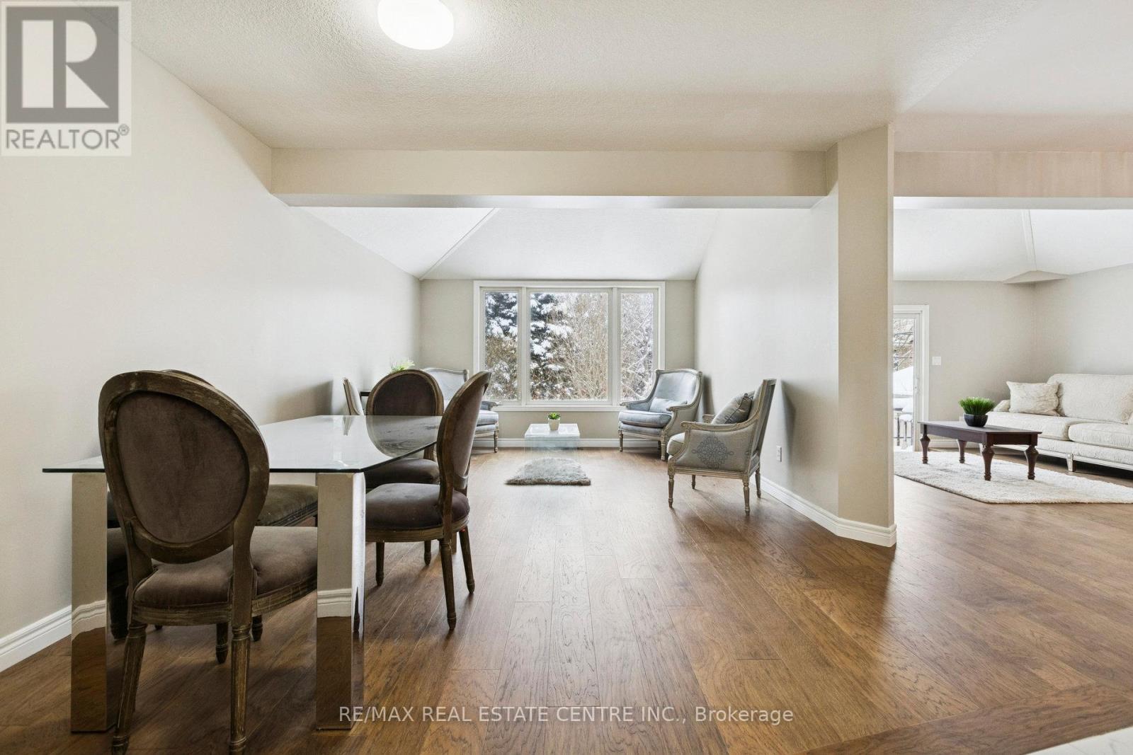 10 Periwinkle Way, Guelph, Ontario  N1L 1H8 - Photo 9 - X12609412