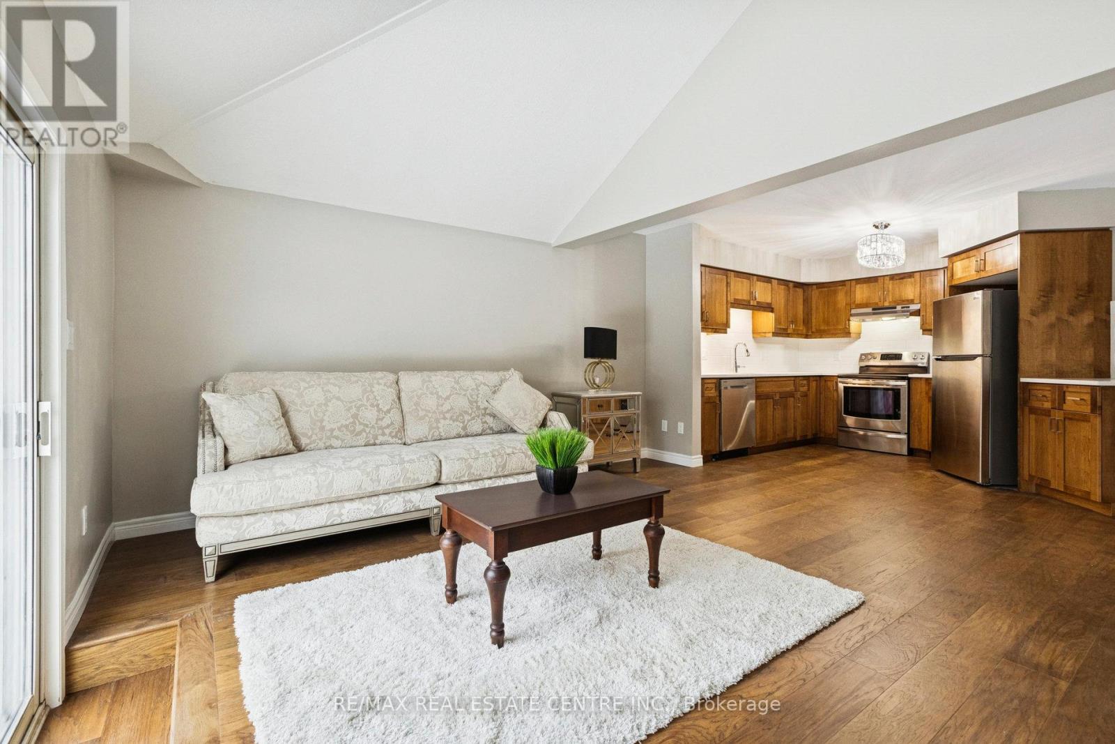 10 Periwinkle Way, Guelph, Ontario  N1L 1H8 - Photo 16 - X12609412