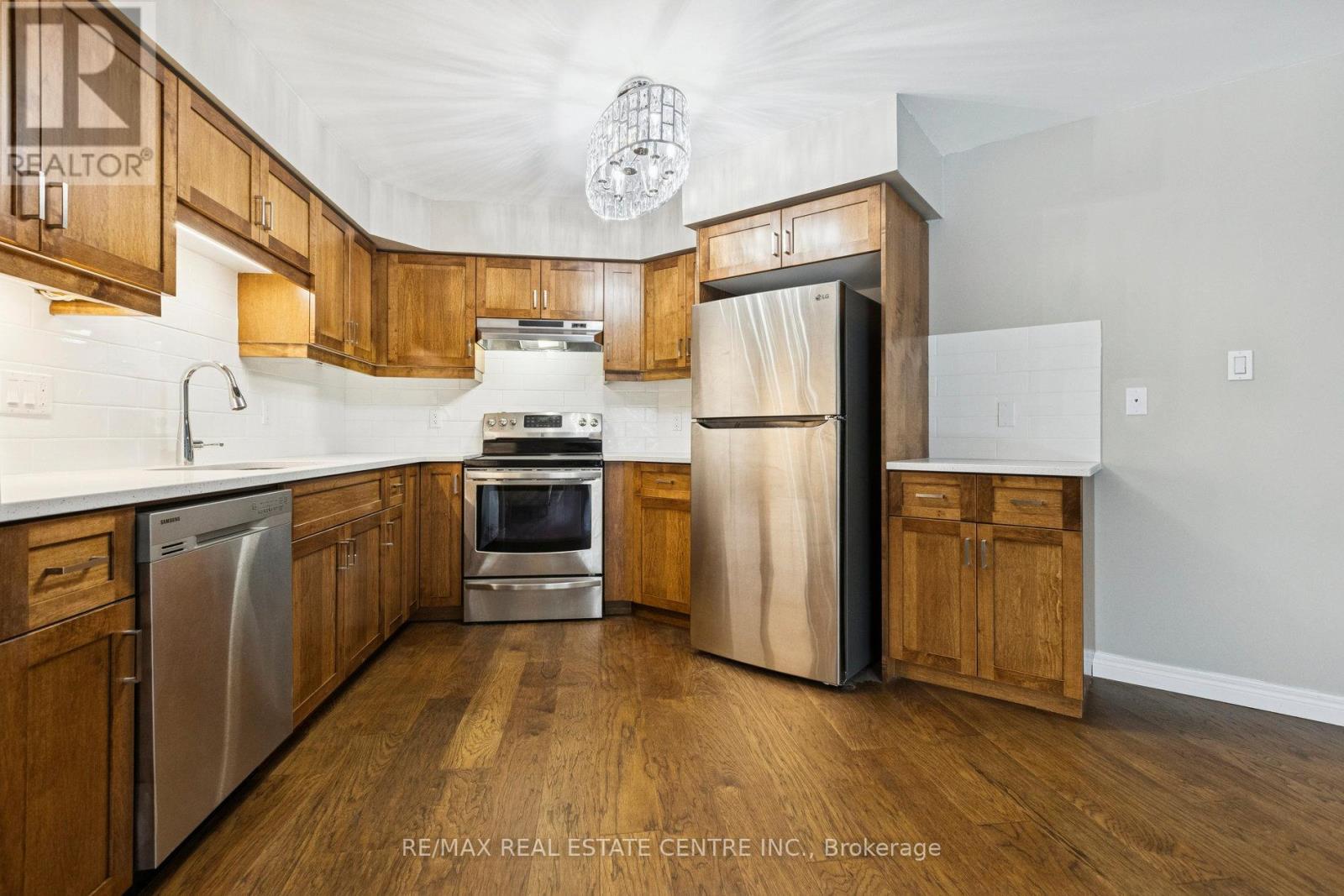 10 Periwinkle Way, Guelph, Ontario  N1L 1H8 - Photo 18 - X12609412