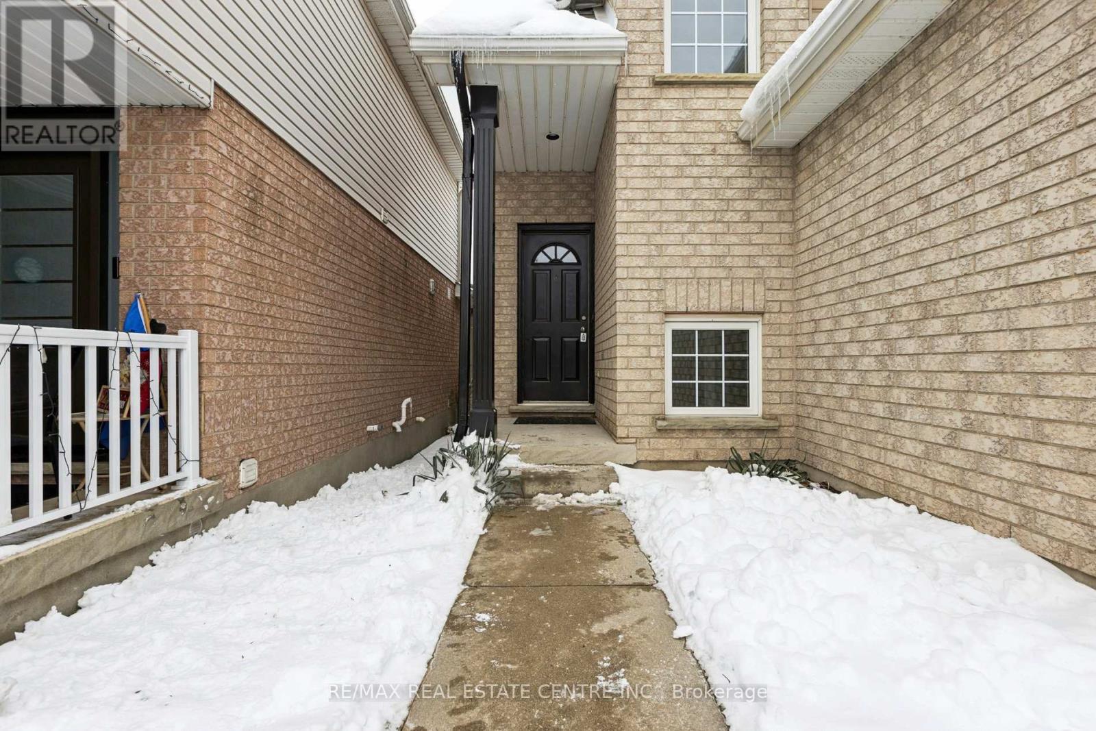 10 Periwinkle Way, Guelph, Ontario  N1L 1H8 - Photo 4 - X12609412