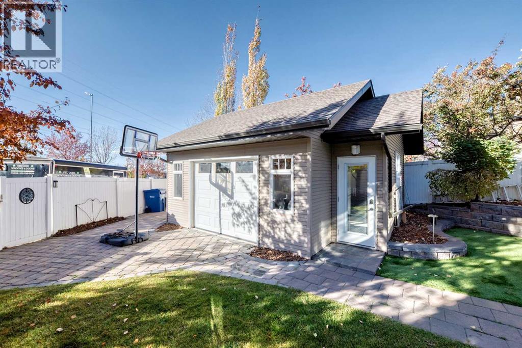 92 Allwright Close, Red Deer, Alberta T4R 3J8 - Photo 38 - A2266111