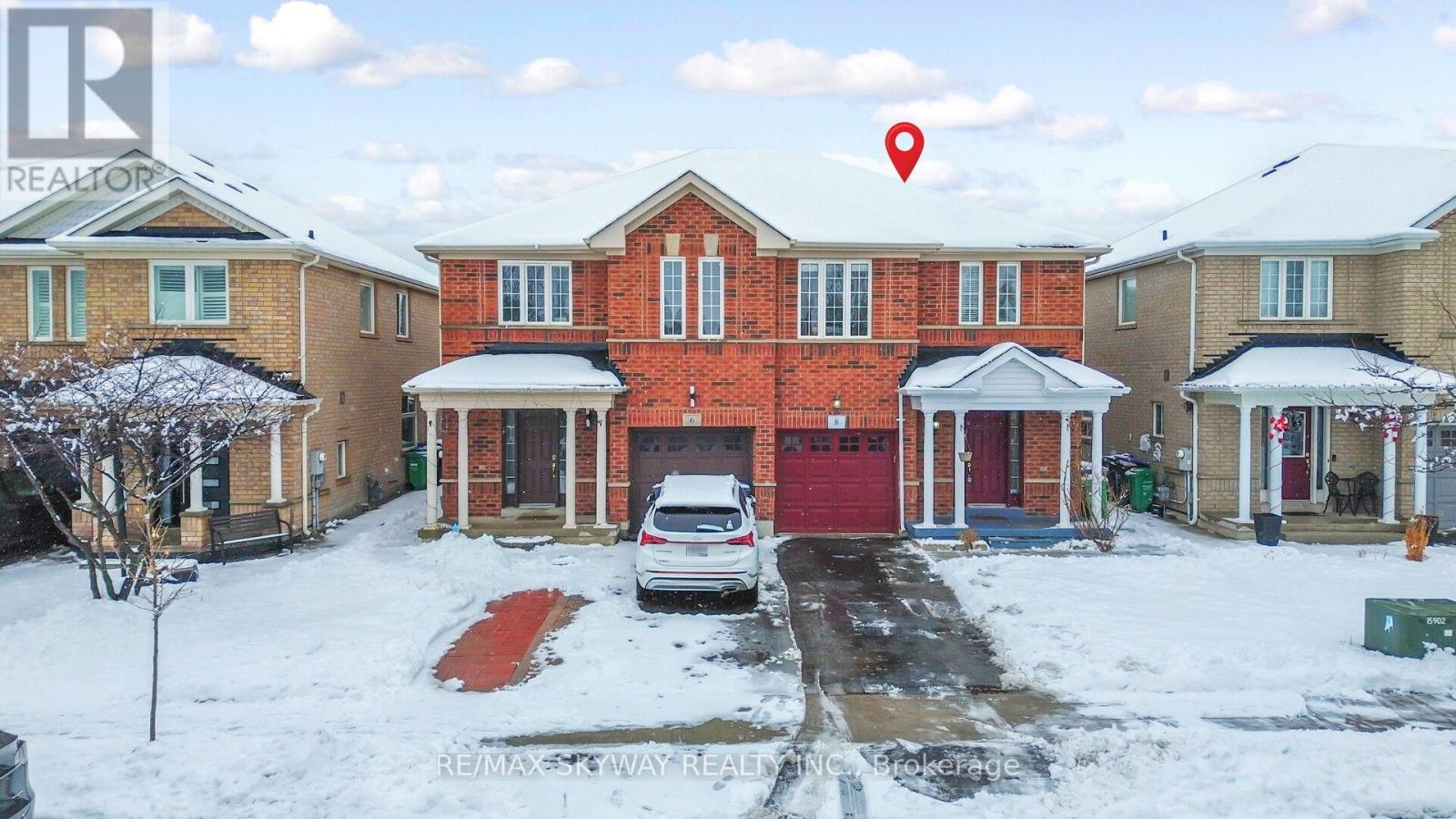 8 HOLLINGSWORTH CIRCLE, Brampton, Ontario