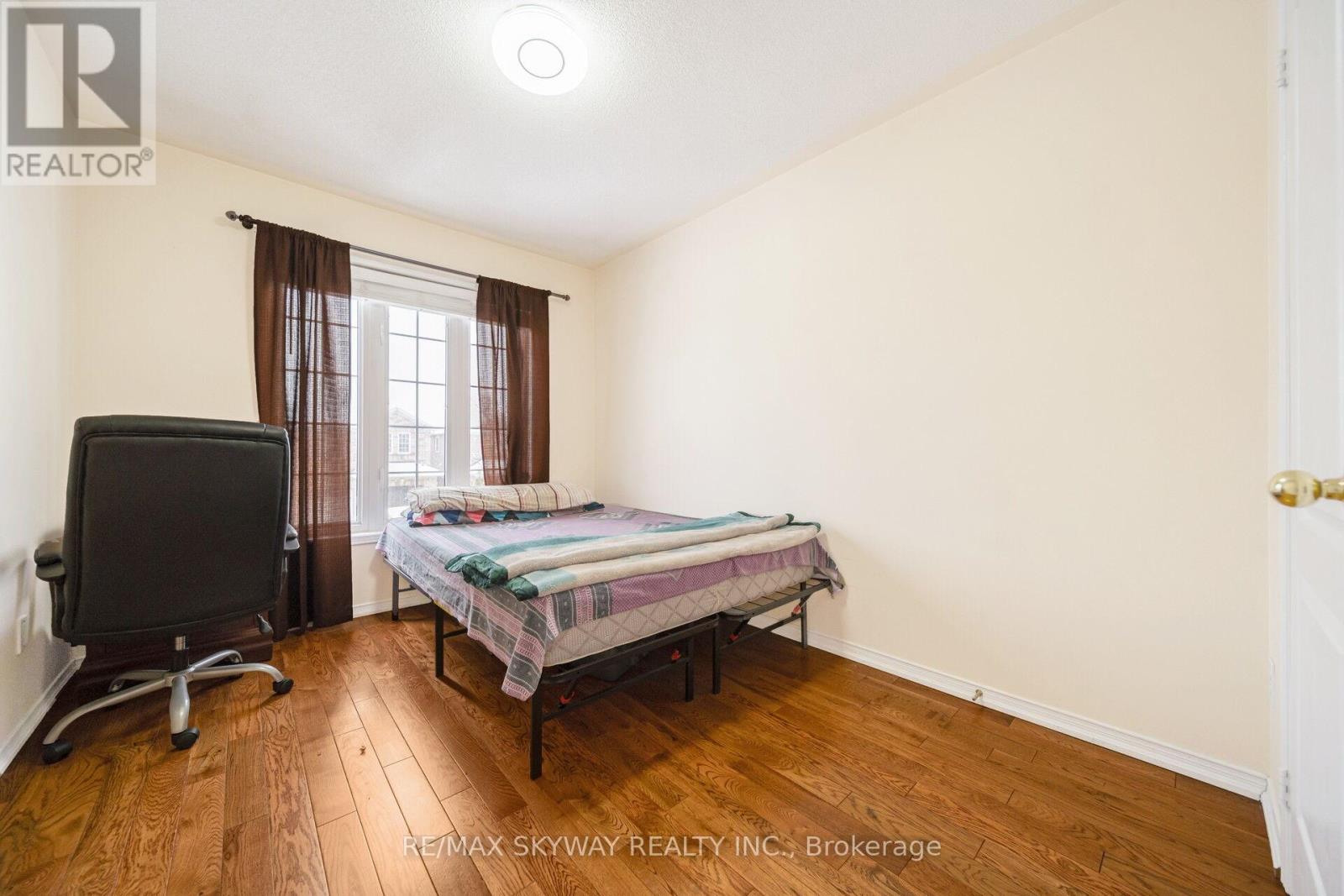 8 Hollingsworth Circle, Brampton, Ontario L7A 0J7 - Photo 23 - W12631816