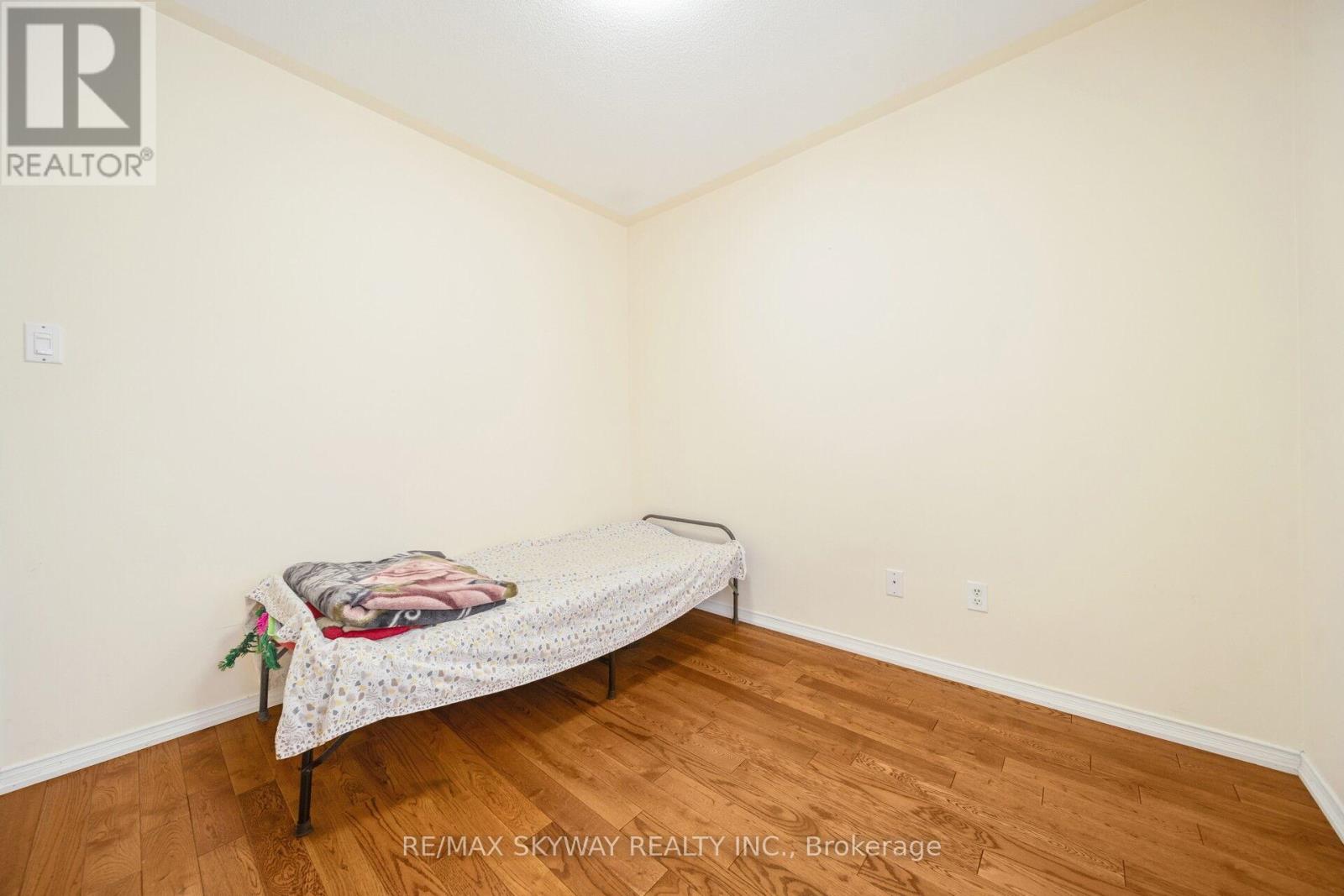 8 Hollingsworth Circle, Brampton, Ontario L7A 0J7 - Photo 27 - W12631816