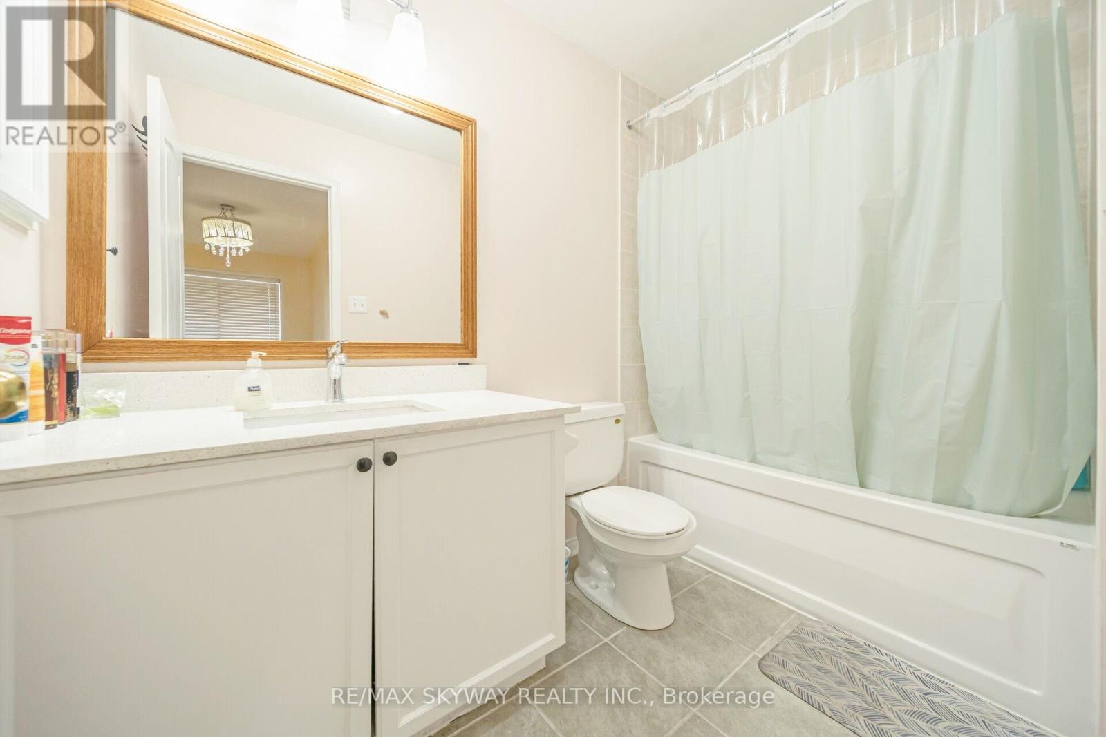 8 Hollingsworth Circle, Brampton, Ontario L7A 0J7 - Photo 29 - W12631816