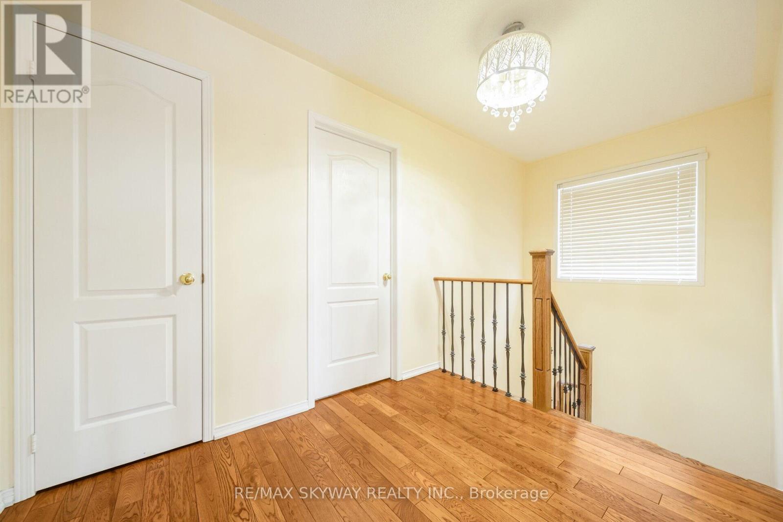 8 Hollingsworth Circle, Brampton, Ontario L7A 0J7 - Photo 30 - W12631816