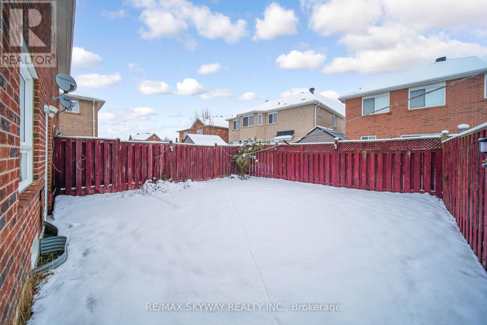 8 Hollingsworth Circle, Brampton, Ontario L7A 0J7 - Photo 42 - W12631816