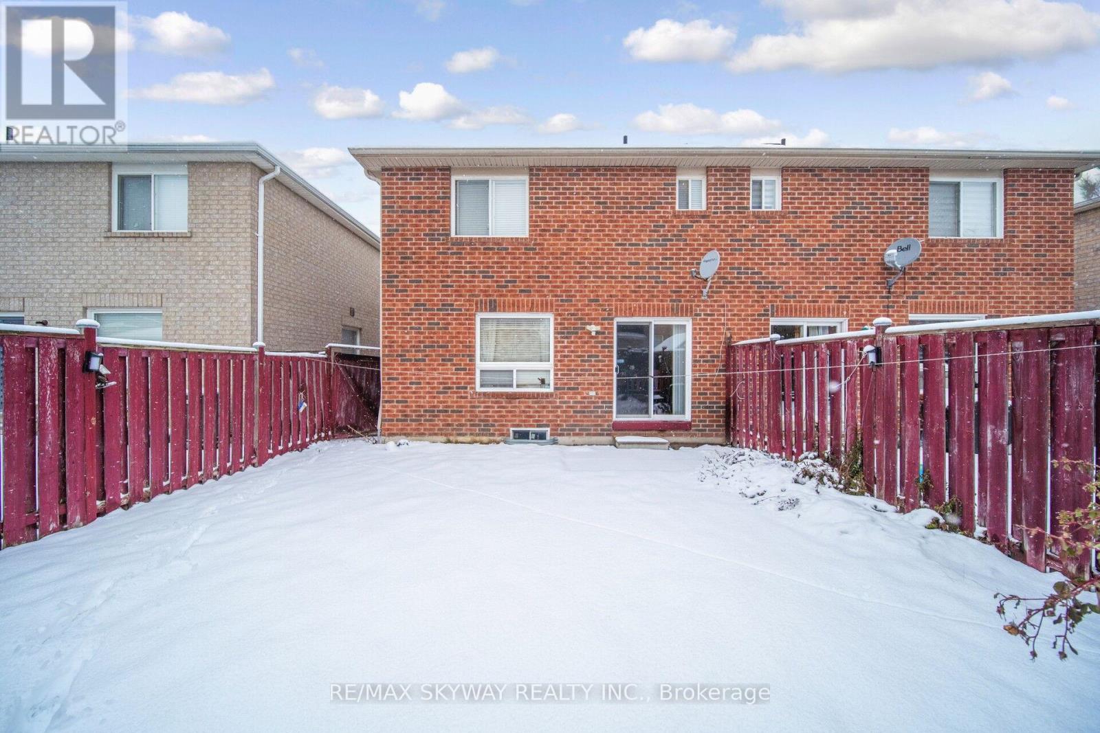 8 Hollingsworth Circle, Brampton, Ontario L7A 0J7 - Photo 43 - W12631816