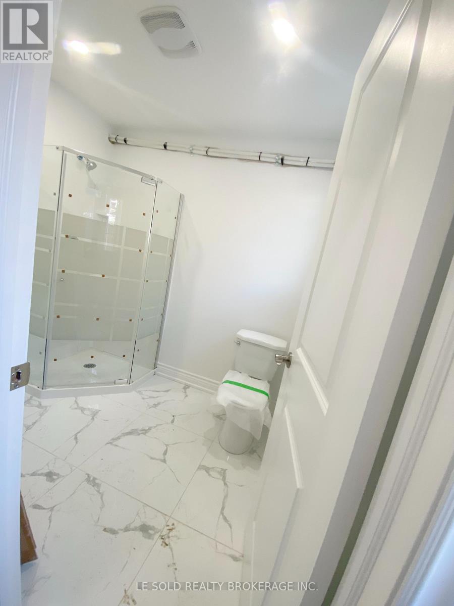 Room L101 - 81 Hallam Street, Toronto (Dovercourt-Wallace Emerson-Junction), Ontario  M6H 1W7 - Photo 4 - W12631826