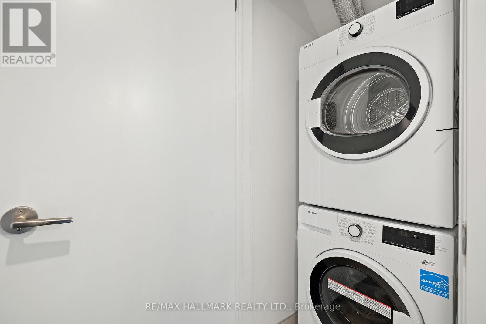 Th1 - 40 Ed Clark Gardens, Toronto (Weston-Pellam Park), Ontario  M6N 0B5 - Photo 19 - W12631828