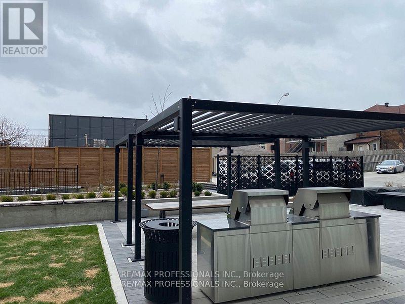 918 - 1787 St Clair Avenue W, Toronto (Weston-Pellam Park), Ontario  M6N 1J6 - Photo 17 - W12631832