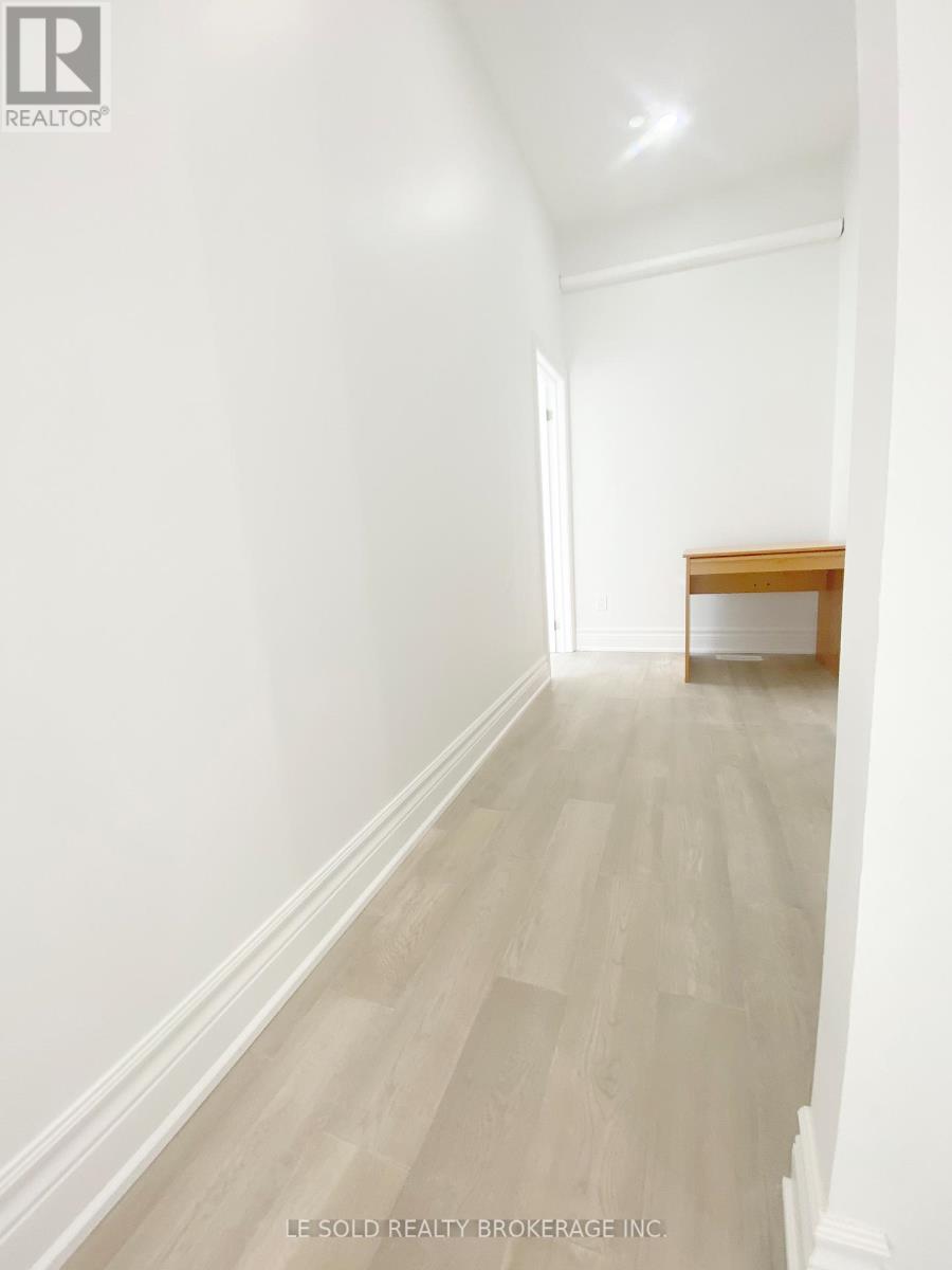 Room L201 - 81 Hallam Street, Toronto (Dovercourt-Wallace Emerson-Junction), Ontario  M6H 1W7 - Photo 7 - W12631842