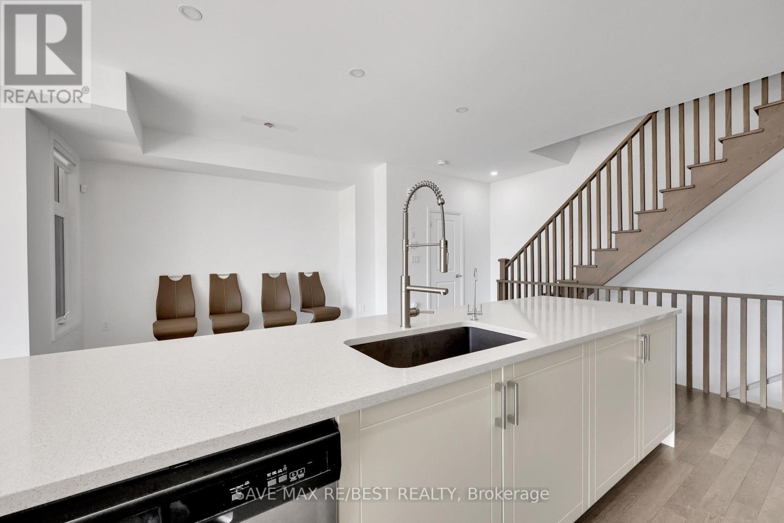 2536 Littlefield Crescent, Oakville (Ga Glen Abbey), Ontario  L6M 4G3 - Photo 26 - W12631856