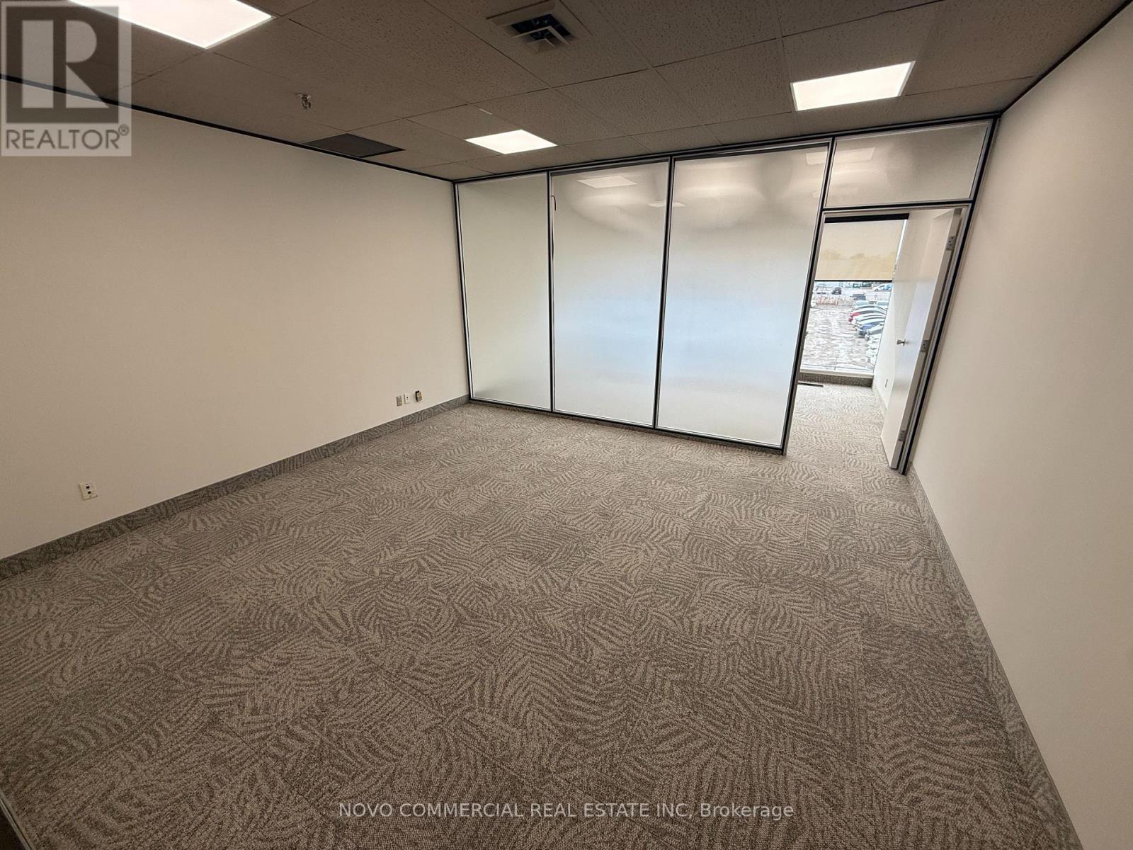 210 - 43 Goldthorne Avenue, Toronto, Ontario M8Z 5S7 - Photo 5 - W12631858