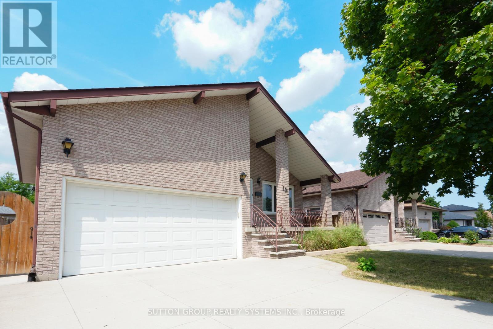 UPPER - 101 HENLEY DRIVE, Hamilton, Ontario