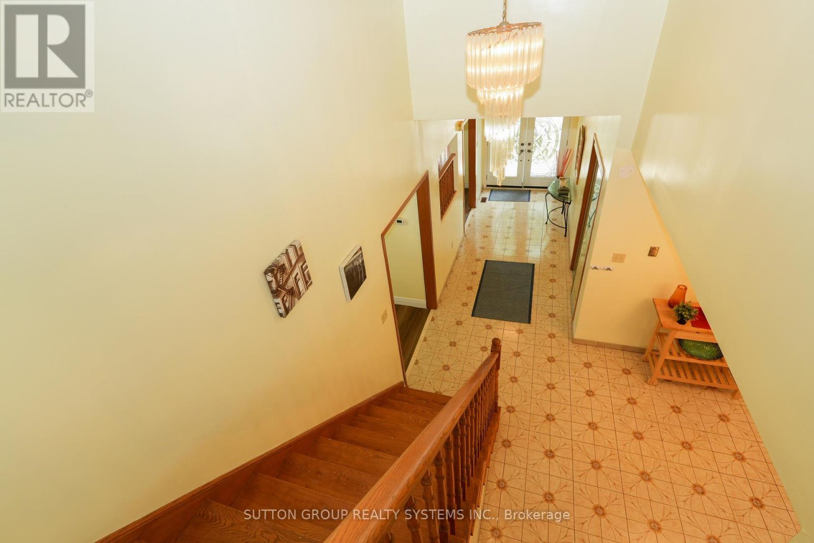 Upper - 101 Henley Drive, Hamilton, Ontario  L5E 4M8 - Photo 20 - X12631852