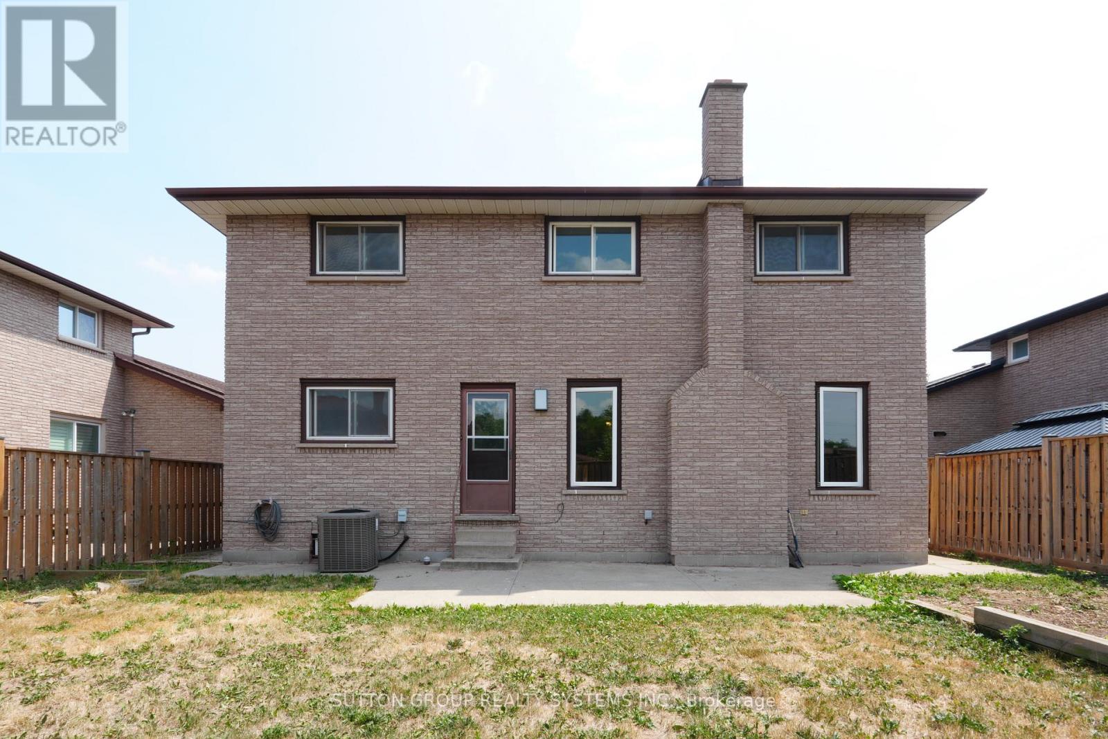 Upper - 101 Henley Drive, Hamilton, Ontario  L5E 4M8 - Photo 29 - X12631852