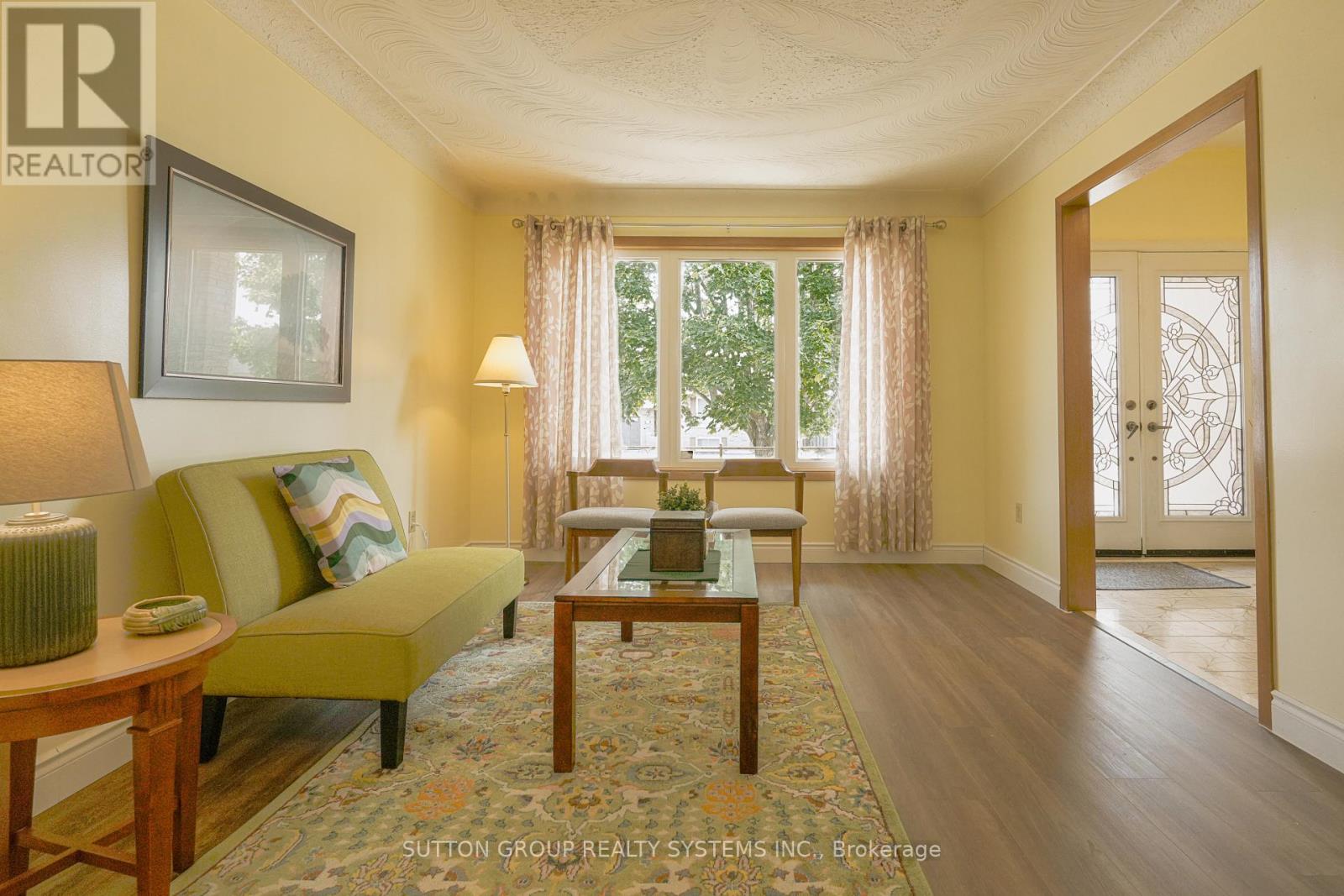 Upper - 101 Henley Drive, Hamilton, Ontario  L5E 4M8 - Photo 6 - X12631852