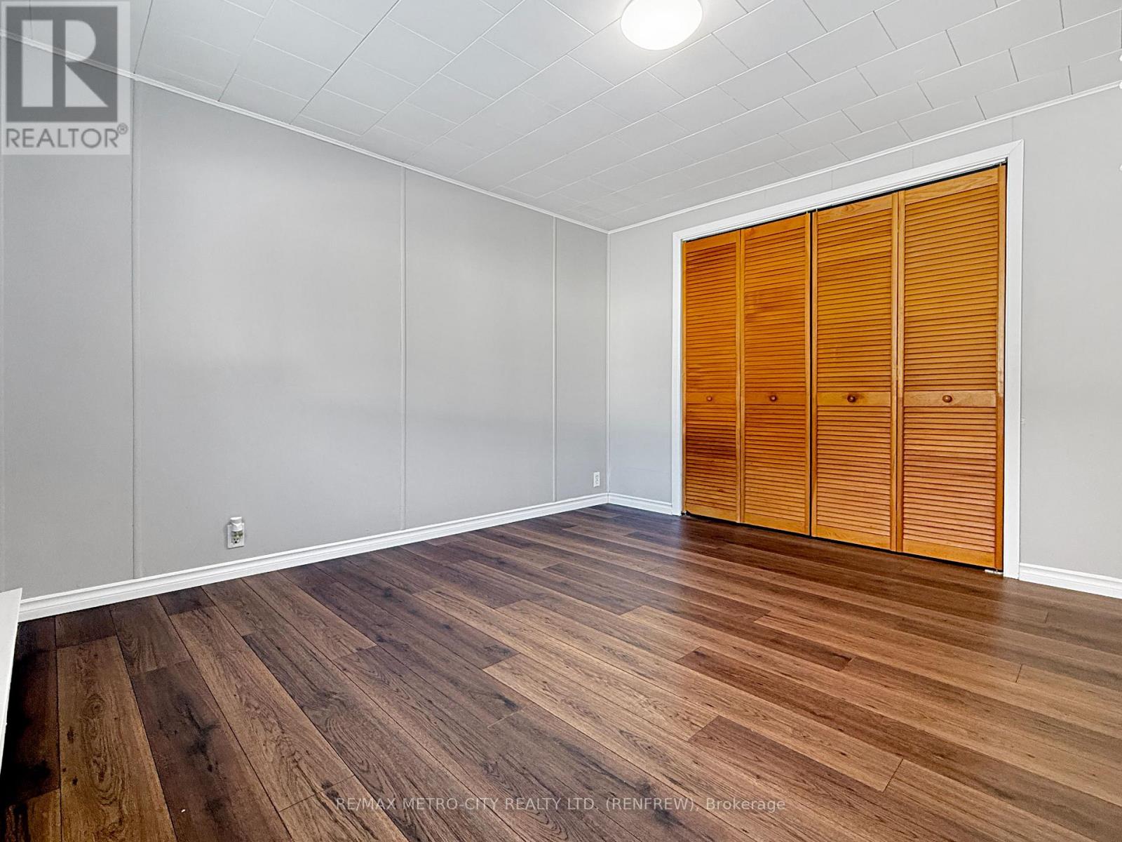 33 Julie Lane, Horton, Ontario  K7V 3Z4 - Photo 10 - X12631866