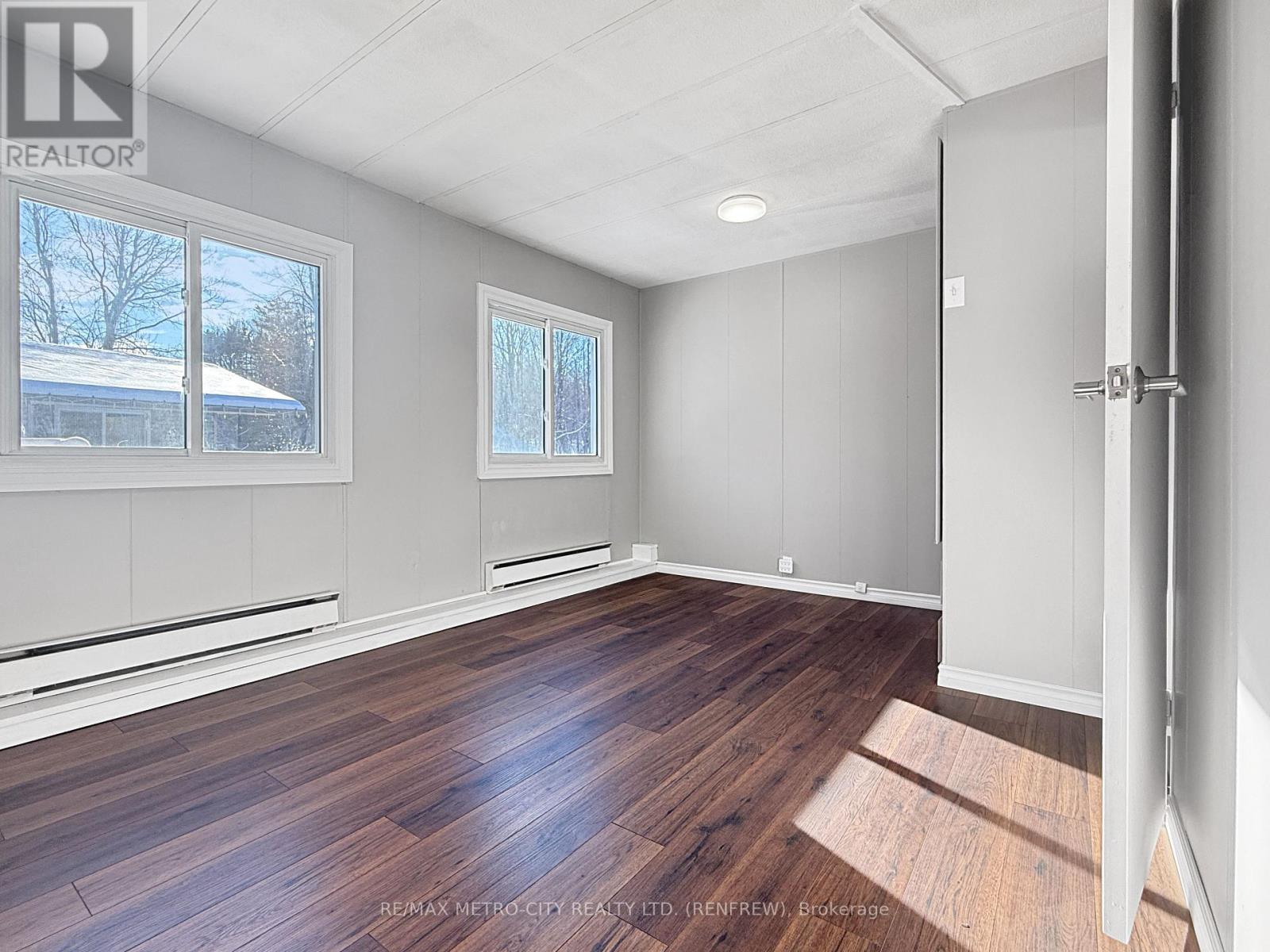 33 Julie Lane, Horton, Ontario  K7V 3Z4 - Photo 13 - X12631866