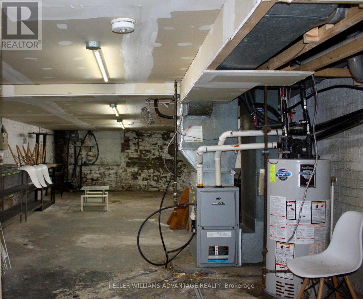 672 Yonge Street, Toronto (Bay Street Corridor), Ontario  M4Y 2A6 - Photo 9 - C12631586