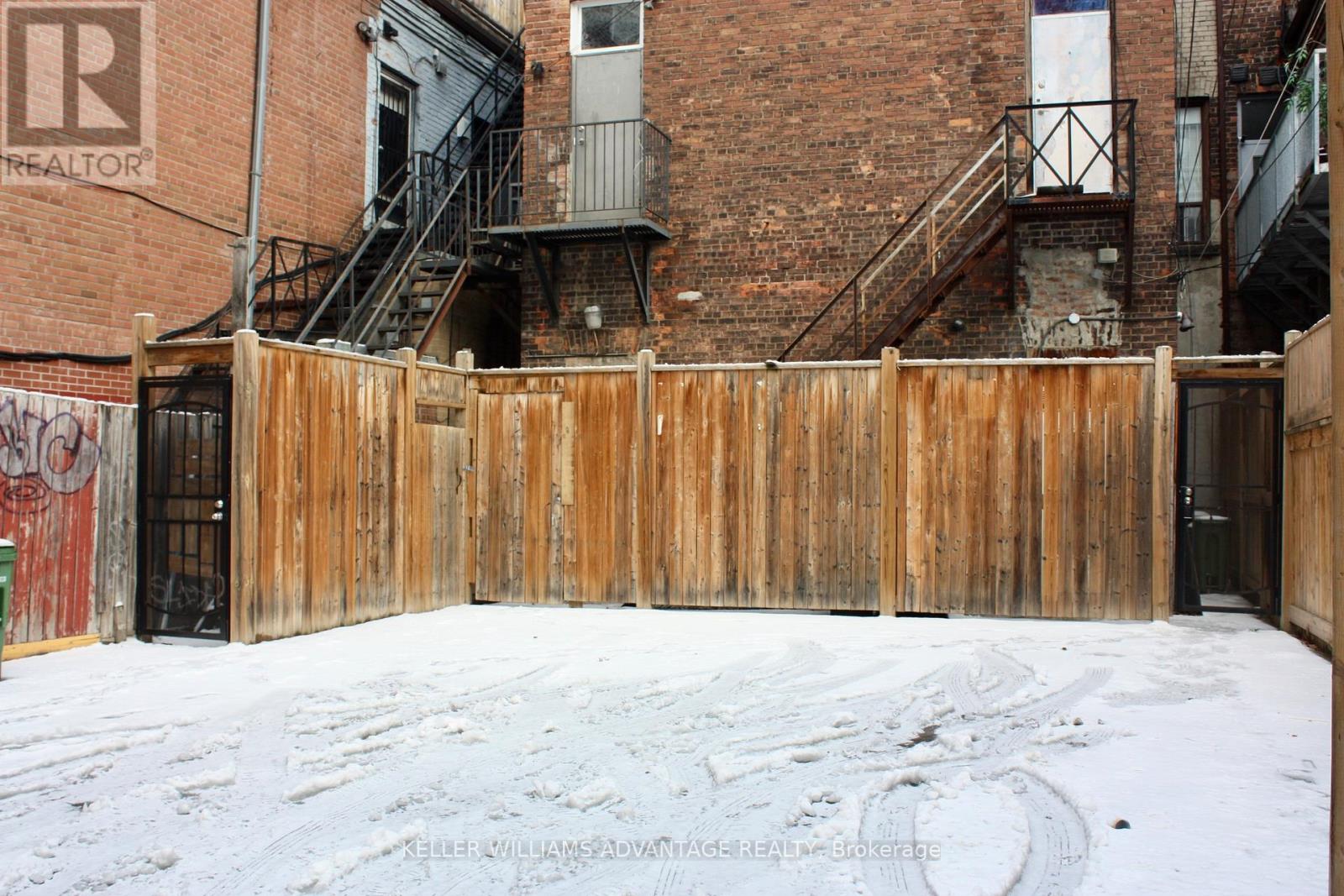 672 Yonge Street, Toronto (Bay Street Corridor), Ontario  M4Y 2A6 - Photo 12 - C12631586