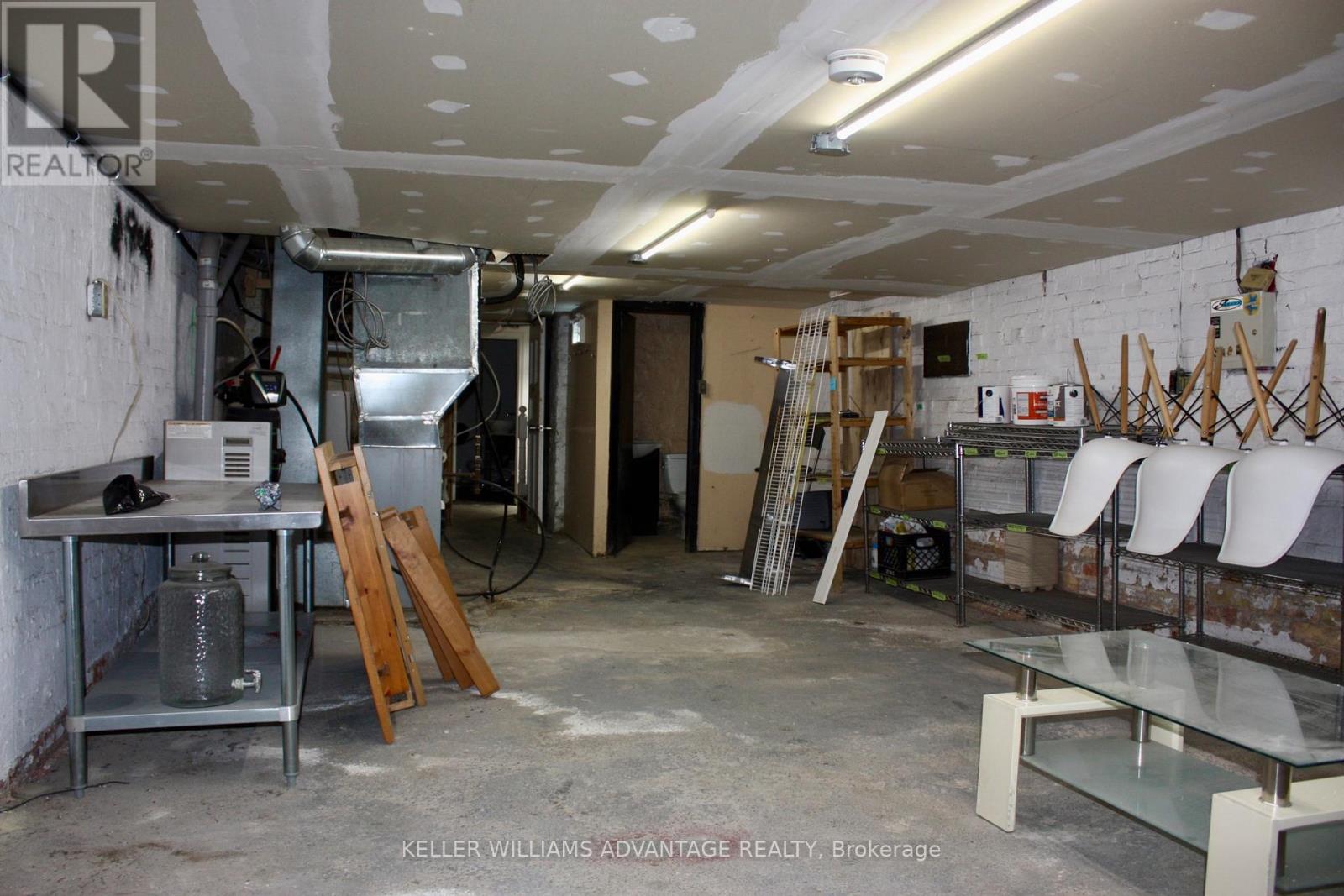 672 Yonge Street, Toronto (Bay Street Corridor), Ontario  M4Y 2A6 - Photo 11 - C12631586