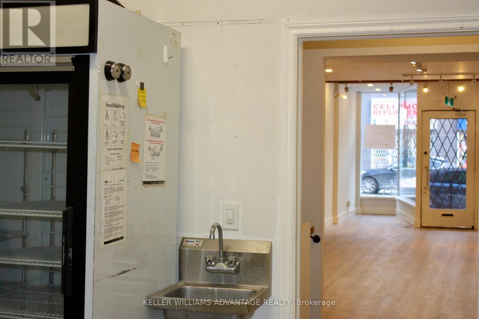 672 Yonge Street, Toronto (Bay Street Corridor), Ontario  M4Y 2A6 - Photo 5 - C12631586