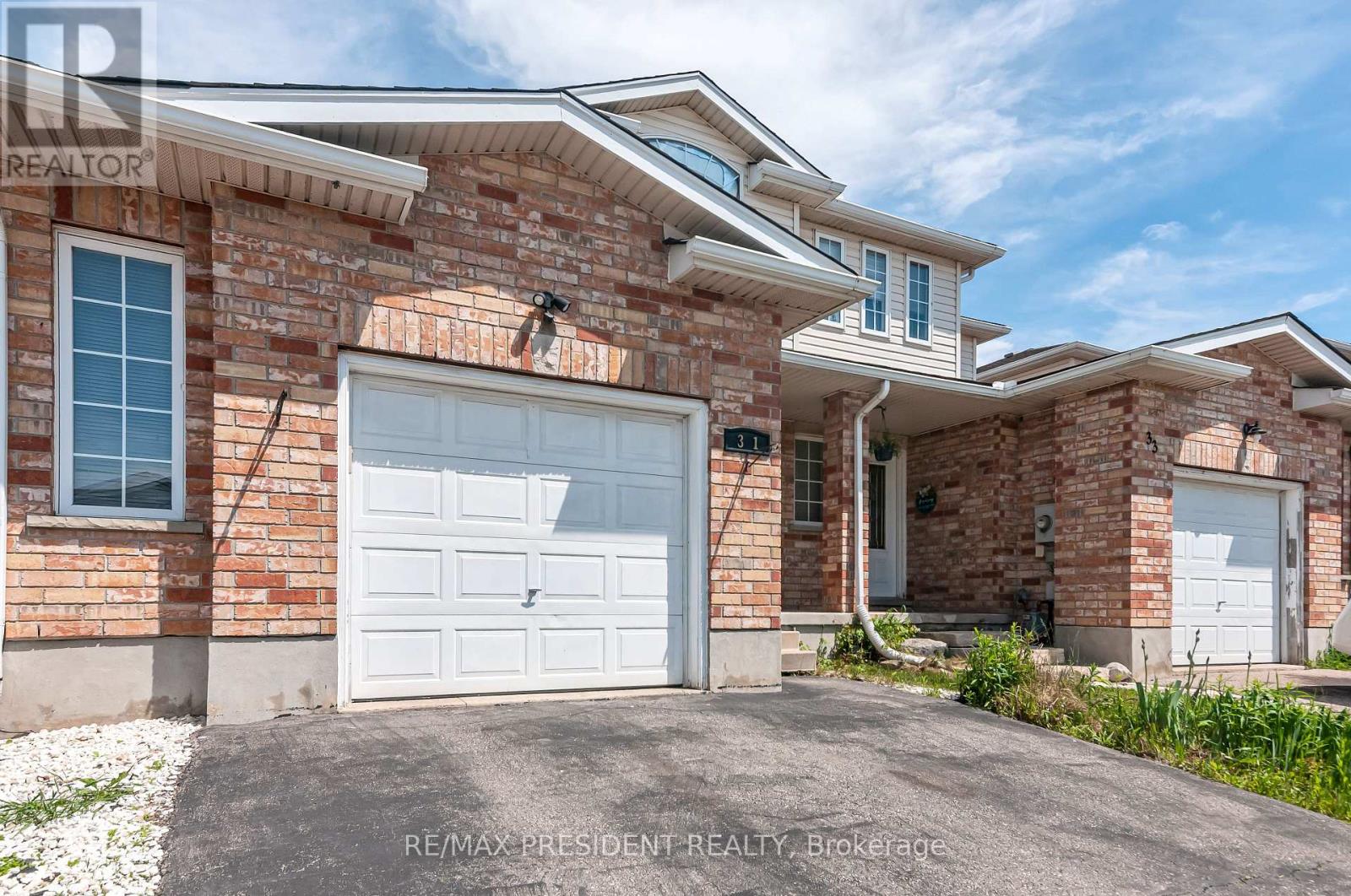 31 Chester Drive N, Cambridge, Ontario  N1T 2C4 - Photo 2 - X12435732