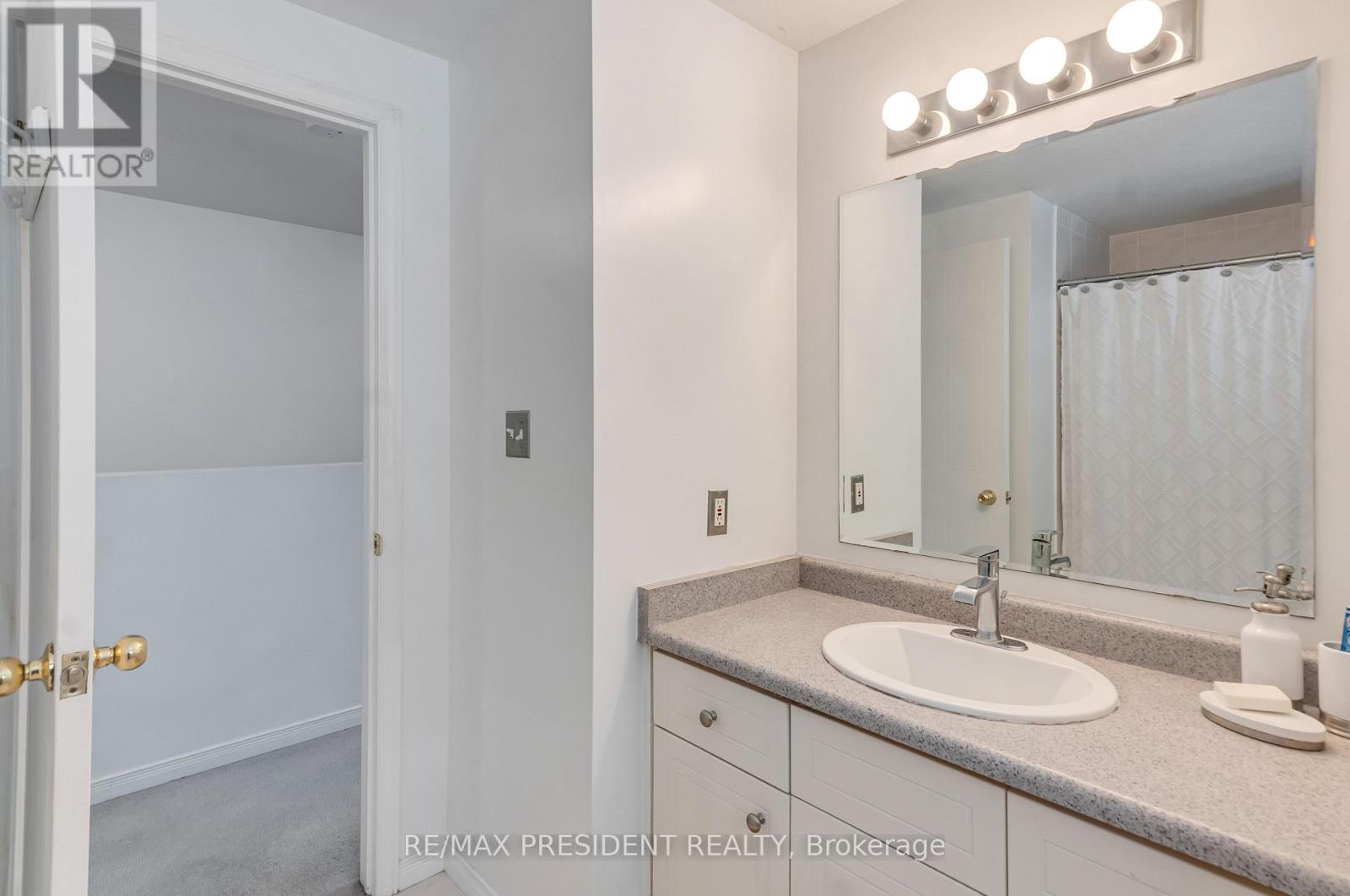 31 Chester Drive N, Cambridge, Ontario  N1T 2C4 - Photo 28 - X12435732