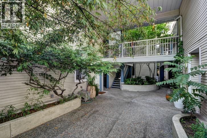 202 1641 Woodland Drive, Vancouver, British Columbia  V5L 3S9 - Photo 2 - R3073781