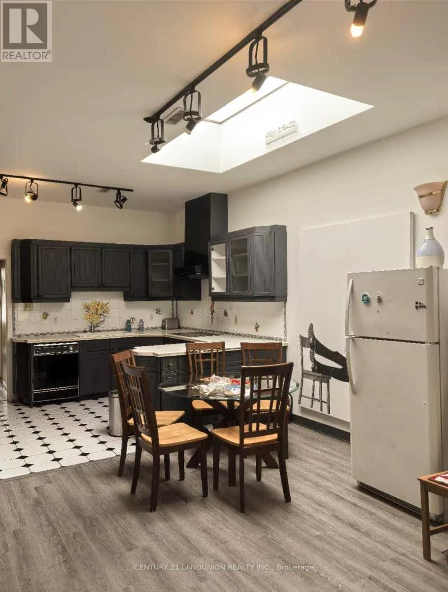 3rd Floor - 511 Mount Pleasant Road, Toronto (Mount Pleasant East), Ontario  M4S 2M4 - Photo 2 - C12631860