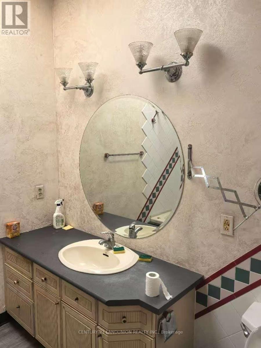 3rd Floor - 511 Mount Pleasant Road, Toronto (Mount Pleasant East), Ontario  M4S 2M4 - Photo 8 - C12631860