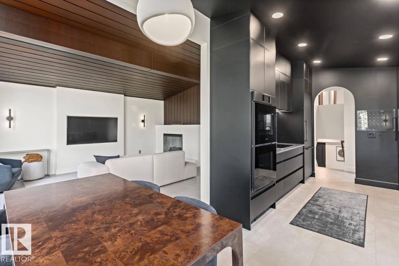 10804 65 St Nw, Edmonton, Alberta  T6A 2P5 - Photo 2 - E4459524