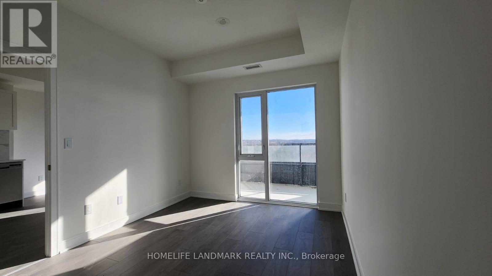 1106 - 715 Davis Drive, Newmarket (Huron Heights-Leslie Valley), Ontario  L3Y 0J2 - Photo 6 - N12631888