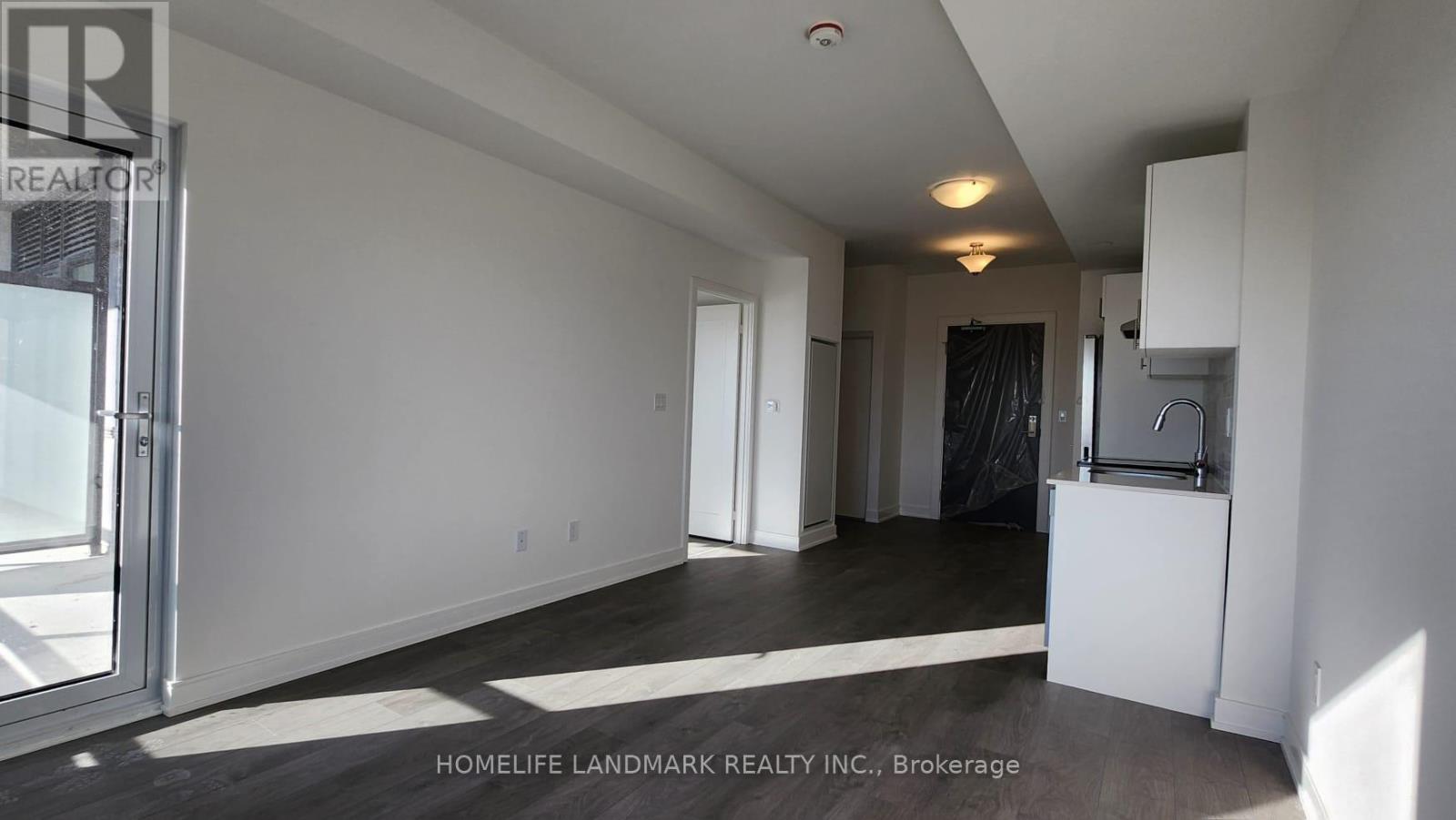 1106 - 715 Davis Drive, Newmarket (Huron Heights-Leslie Valley), Ontario  L3Y 0J2 - Photo 8 - N12631888